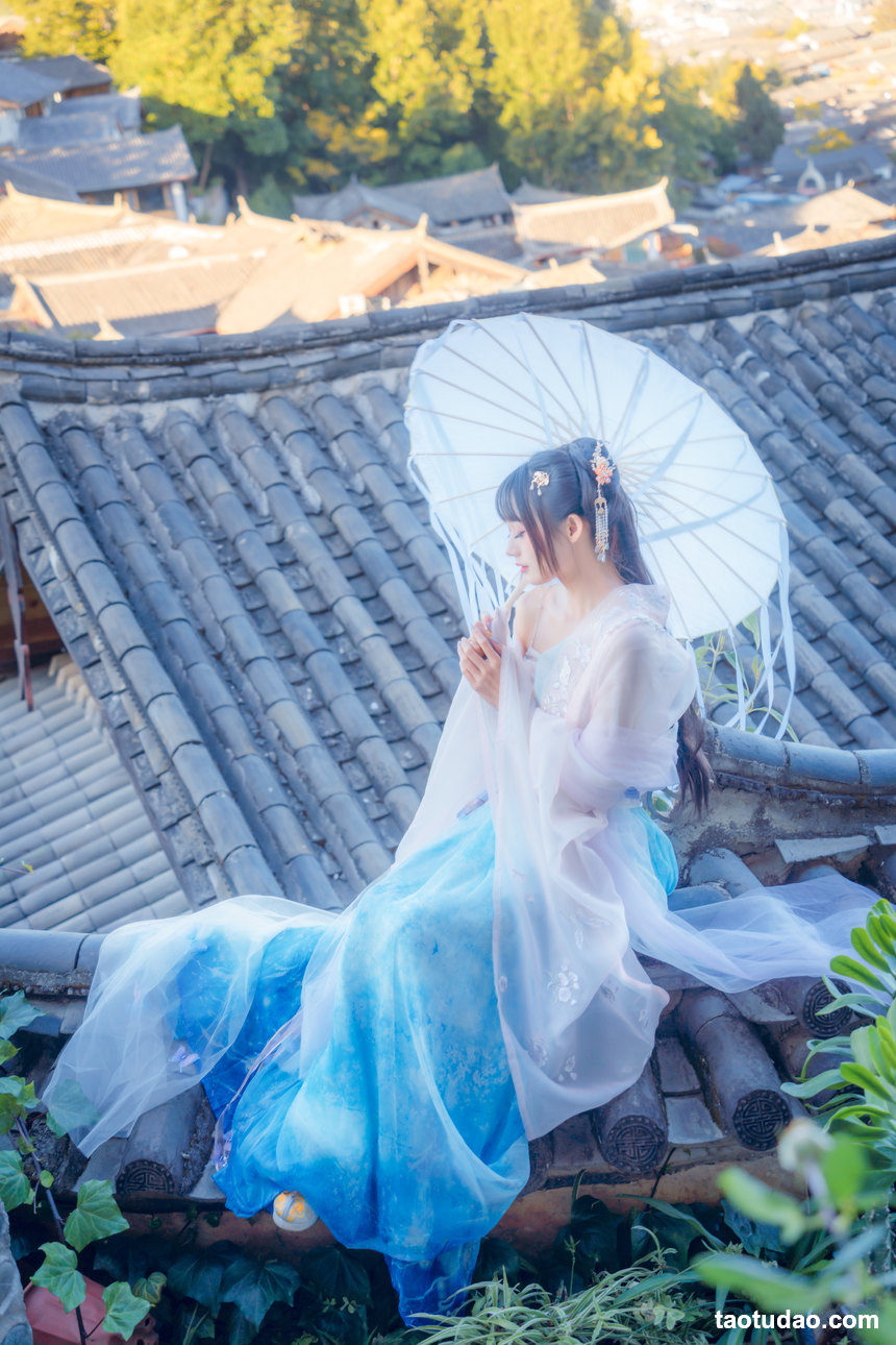 图片[3]-[YITUYU艺图语]2022.05.14 丽江屋顶 兔子Zzz不吃胡萝卜[22+1P／169MB]-艺库