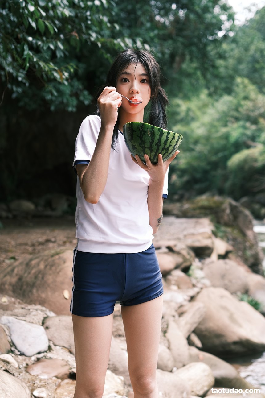 图片[2]-[YITUYU艺图语]2022.05.26 慢夏 池子[19+1P／186MB]-艺库