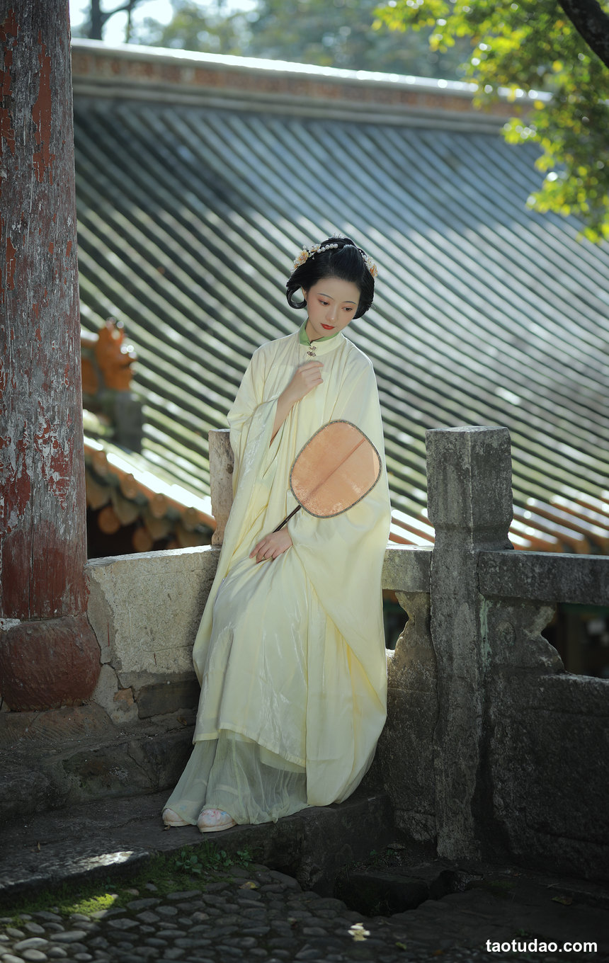 图片[4]-[YITUYU艺图语]2022.11.30 淡淡春山 YunFleur[39+1P／747MB]-艺库