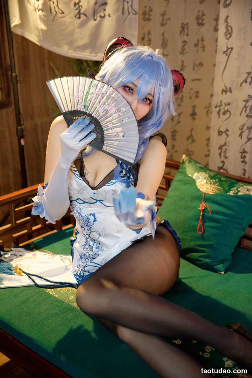 图片[2]-屑雪雪鸭 – 甘雨青花瓷旗袍[50P-199MB]-艺库