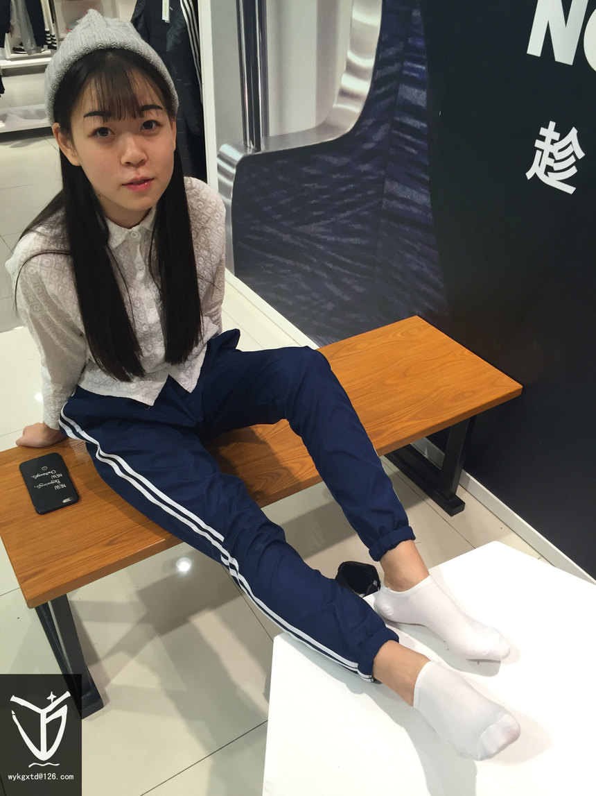 图片[2]-[YJ街拍]001 商场帆布鞋棉袜[26P-26MB]-艺库