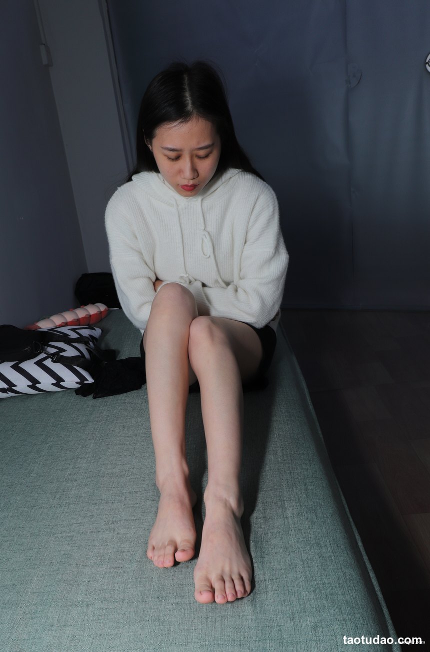 图片[2]-Pary摄影 NO.016 极品美女小芳第二季室内展示修长美脚[139P／579MB]-艺库