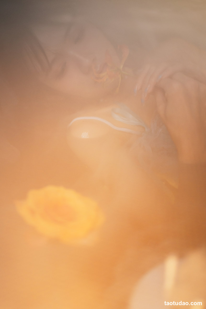 图片[2]-[YITUYU艺图语]2022.05.28 梦莲 兔子Zzz不吃胡萝卜[30+1P／384MB]-艺库