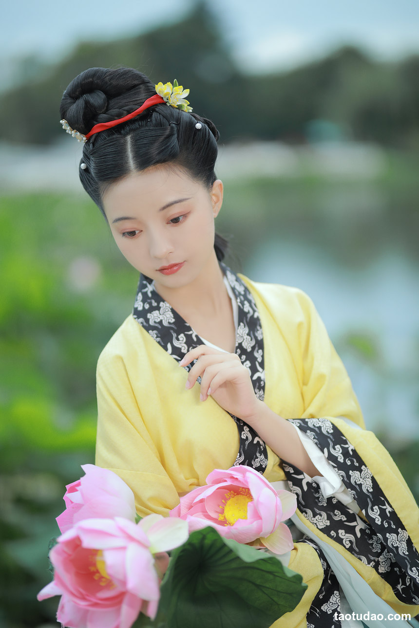 图片[2]-[YITUYU艺图语]2022.08.09 半夏 YunFleur[32+1P／640MB]-艺库