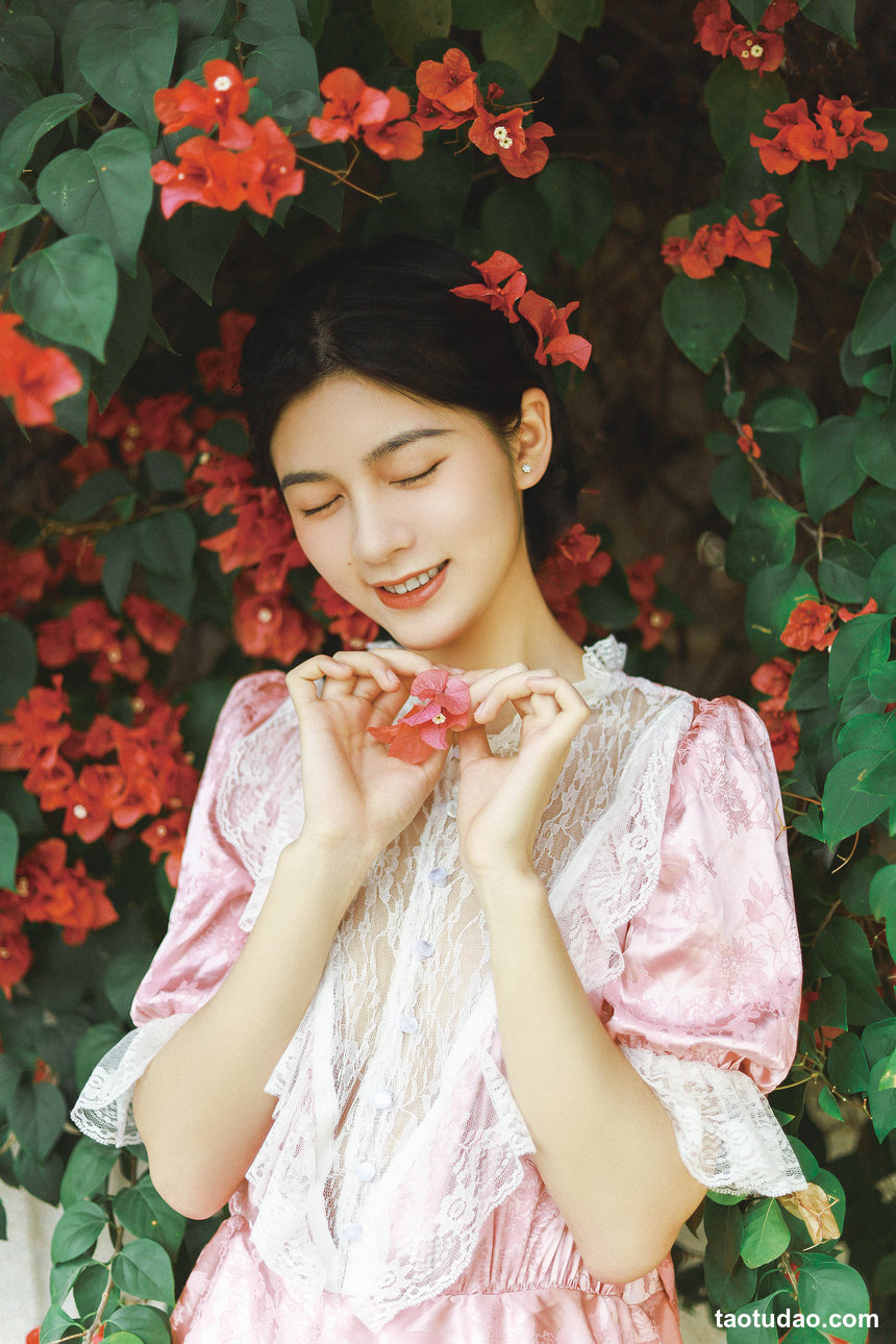 图片[2]-[YITUYU艺图语]2022.09.12 三角梅与少女 欣慧[20+1P／195MB]-艺库