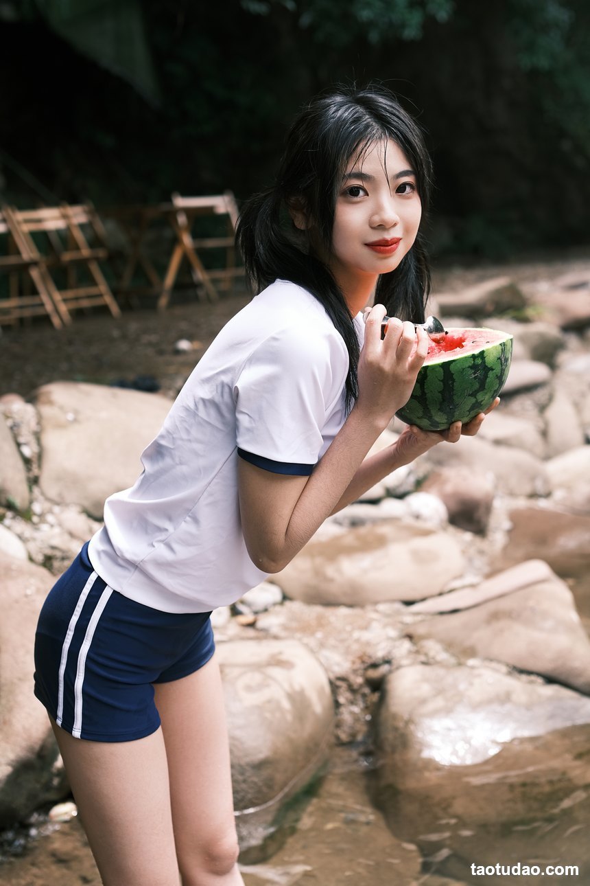 图片[3]-[YITUYU艺图语]2022.05.26 慢夏 池子[19+1P／186MB]-艺库