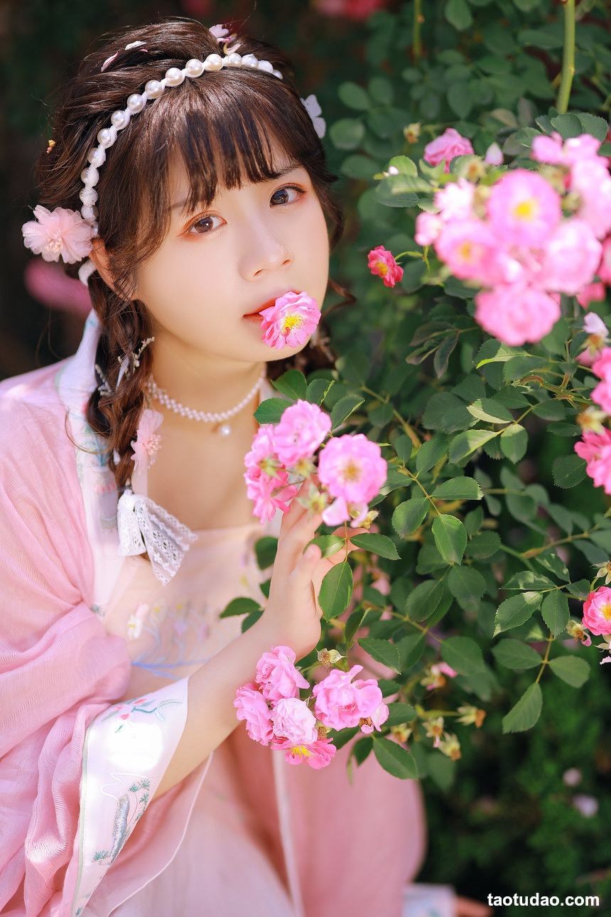 图片[4]-[YITUYU艺图语]2022.08.20 吻花香 Suky喜欢软绵绵毛茸茸的团子[25+1P／205MB]-艺库