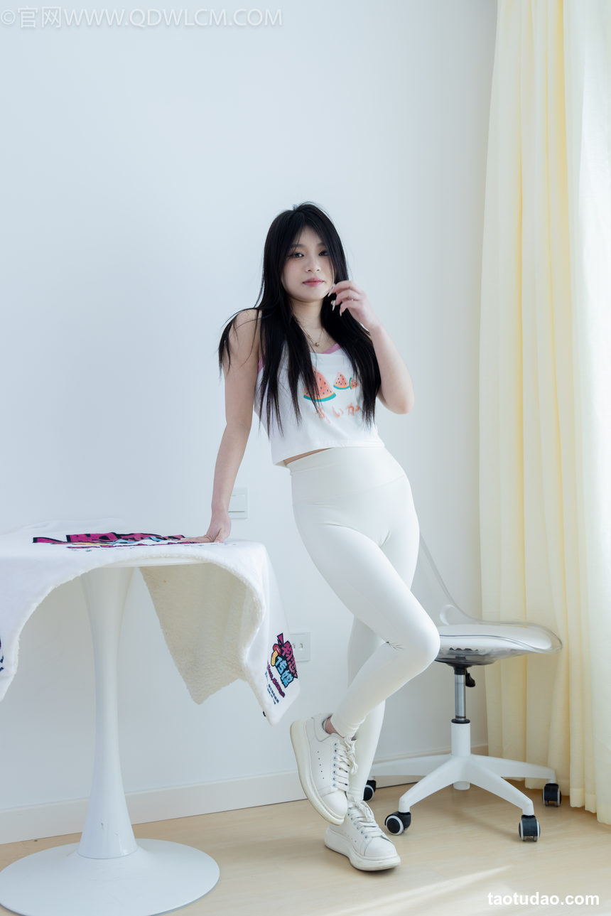图片[3]-物恋传媒 NO.2276 闪闪-板鞋、白船袜（自然穿脏）、蓝船袜（自然穿脏）、裸足[182P-1V-4.88G]-艺库