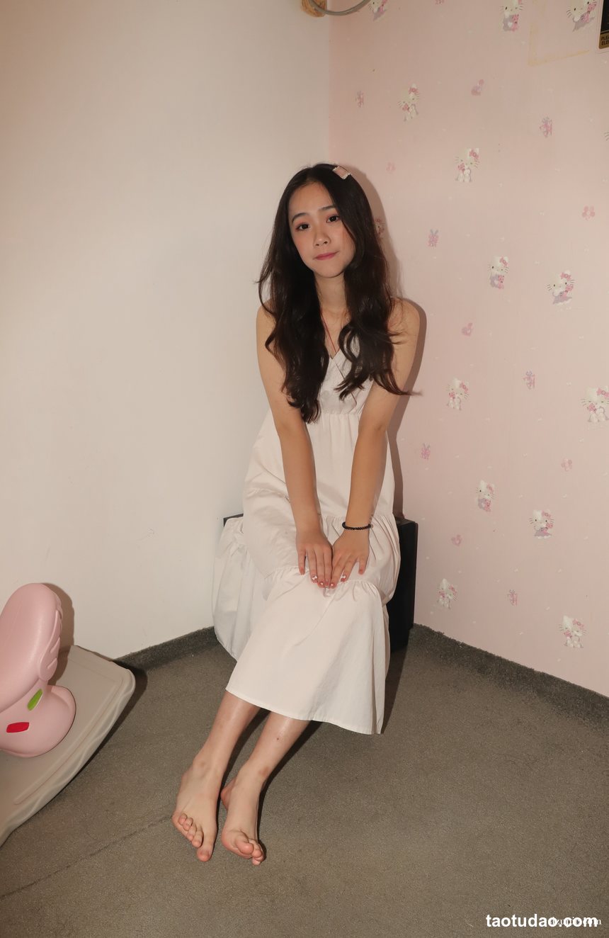 图片[2]-Pary摄影 NO.043 大美女琪琪回归献上38码雪白大美脚[121P／226MB]-艺库