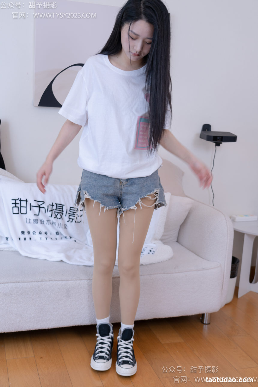 图片[2]-甜予摄影 NO.072 澜澜-帆布鞋、白棉袜、踩蜡笔小新玩偶剧情[125P+2V／10.6GB]-艺库