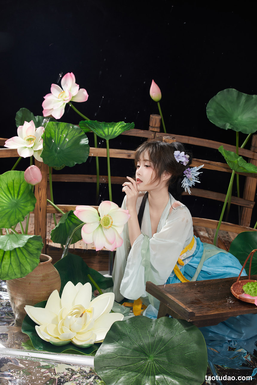 图片[2]-[YITUYU艺图语]2022.09.23 荷塘月色 小薇人儿[39+1P／536MB]-艺库