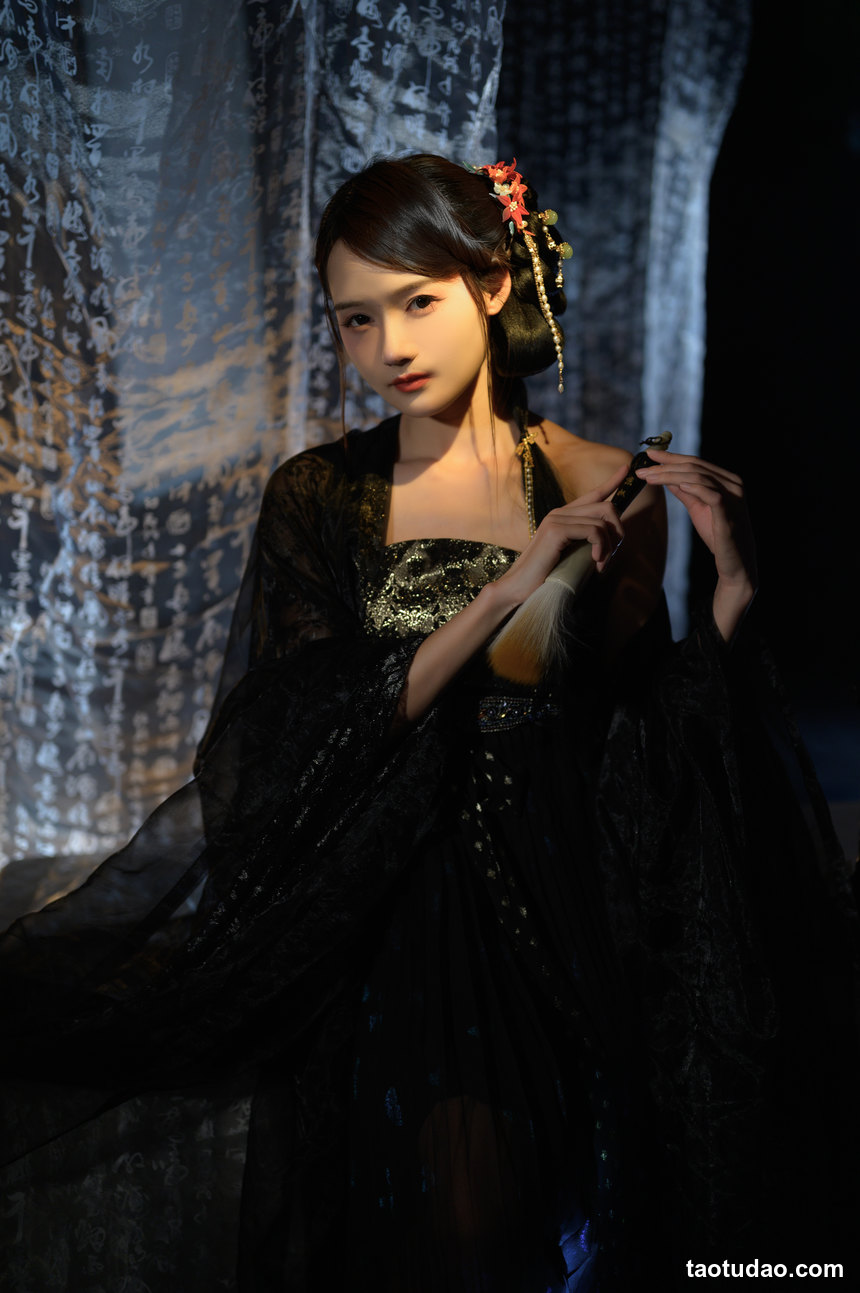 图片[2]-兔子Zzz不吃胡萝卜 – NO.101 执笔之思 [35P-375MB]-艺库