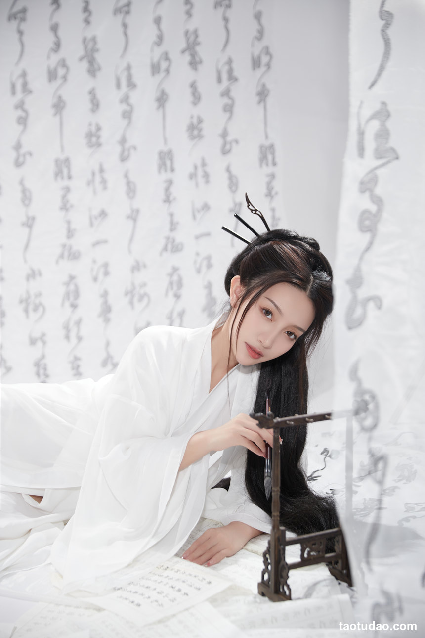 图片[2]-[YITUYU艺图语]2022.10.11 无关风月 柠萌婧啊[39+1P／394MB]-艺库