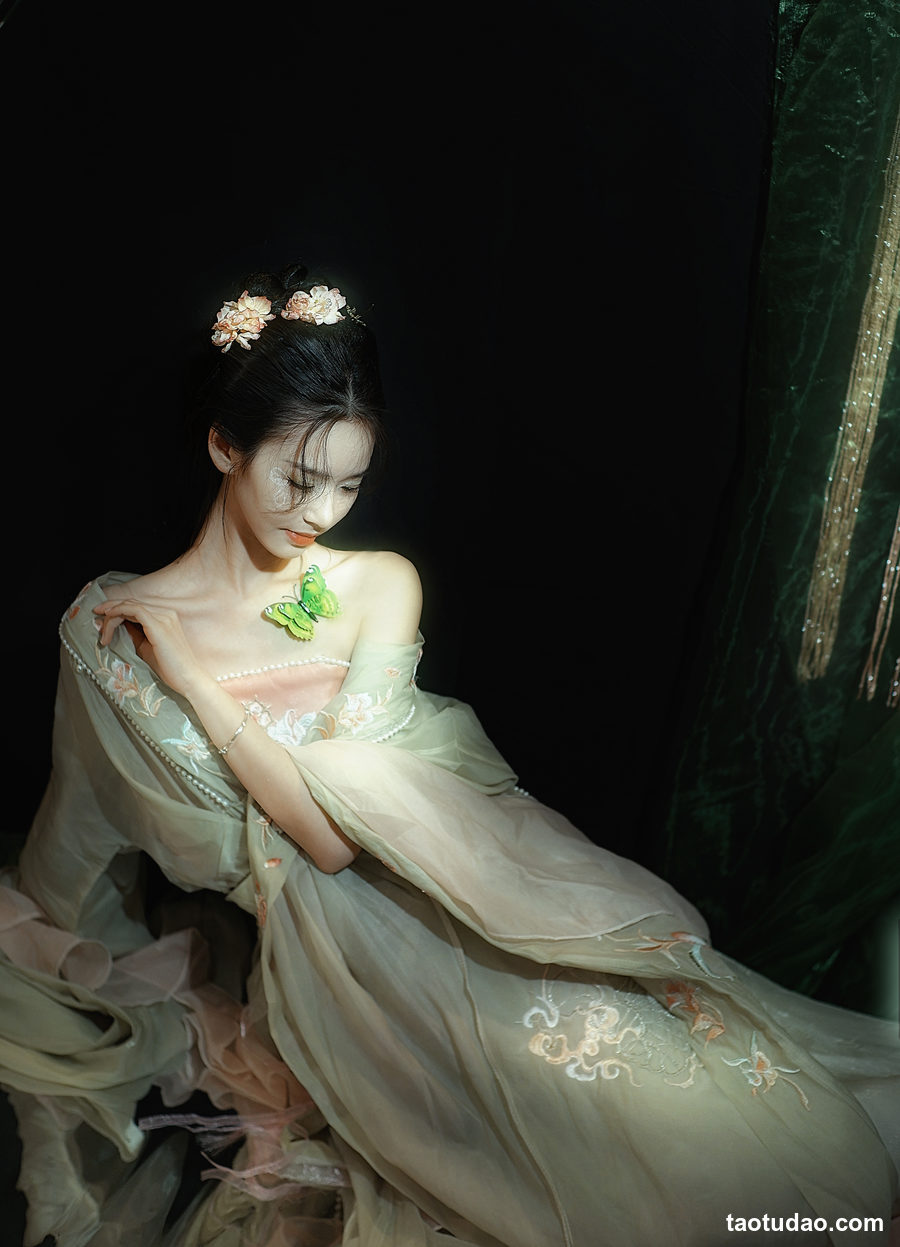 图片[4]-[YITUYU艺图语]2023.04.12 蝴蝶仙 鹿半仙儿_[21+1P／78MB]-艺库