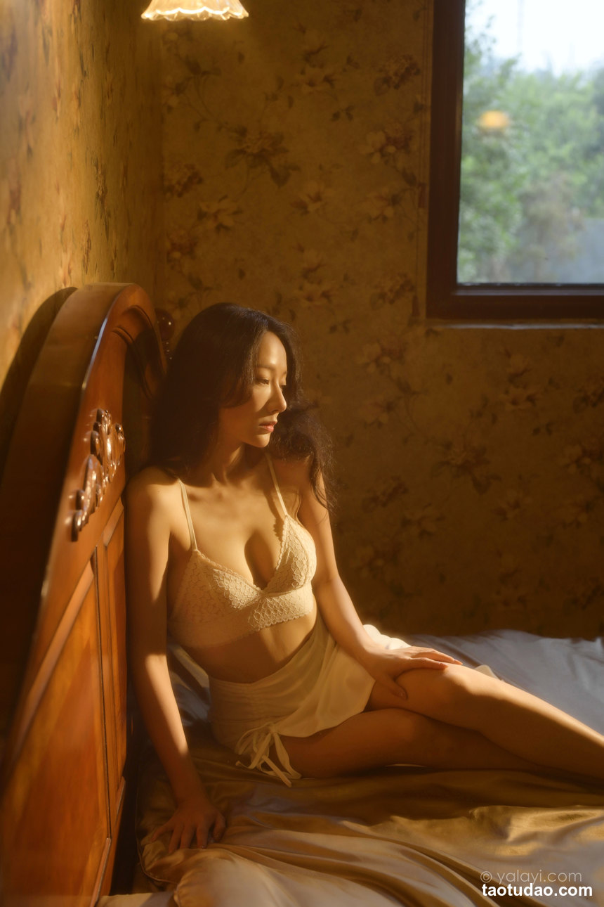 图片[4]-[YALAYI雅拉伊]2022.10.12 NO.979 她是谁 何嘉颖[56+1P／639MB]-艺库