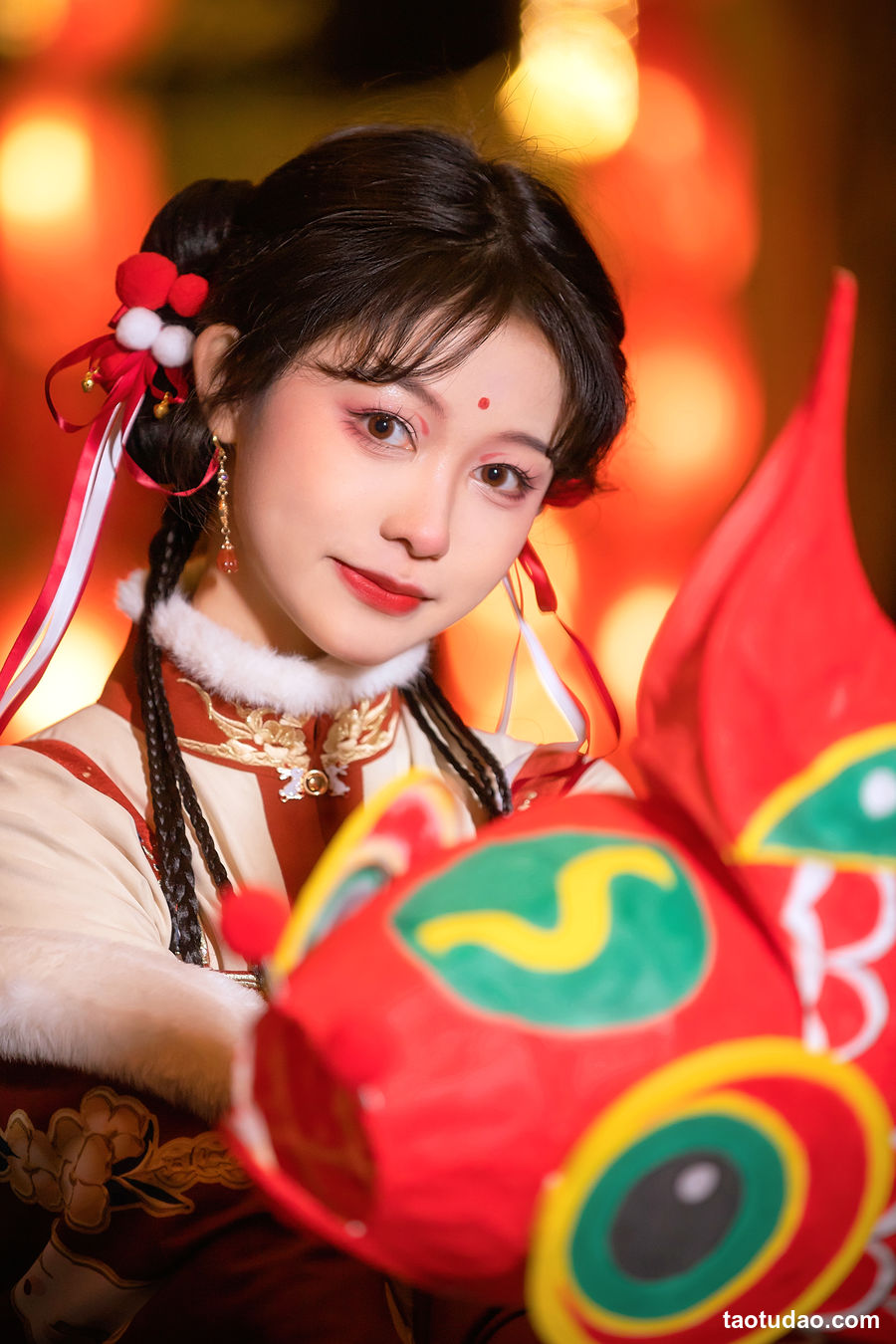 图片[2]-[YITUYU艺图语]2023.02.09 逛灯会 梨一依[21+1P／410MB]-艺库