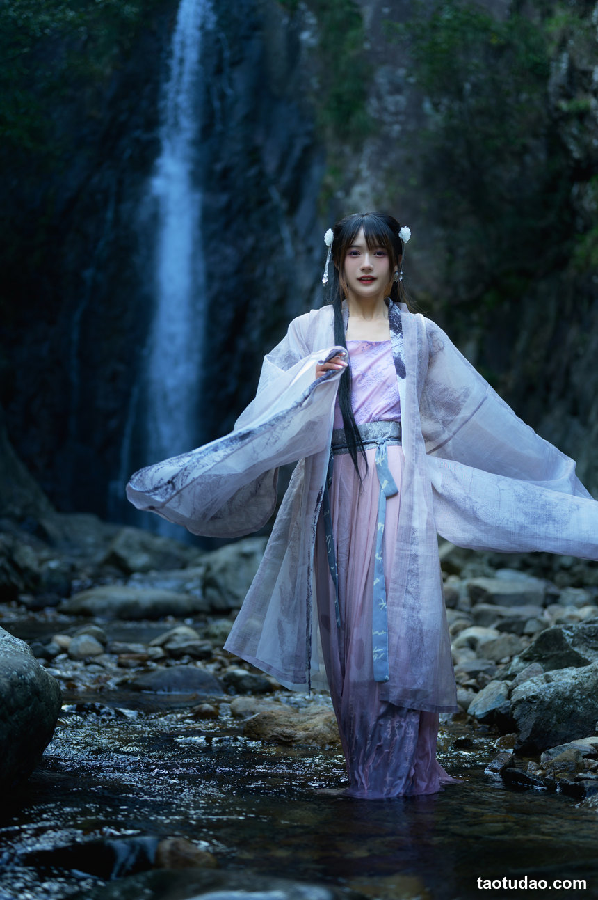图片[4]-[YITUYU艺图语]2022.07.12 寻蝶梦 兔子Zzz不吃胡萝卜[35+1P／399MB]-艺库