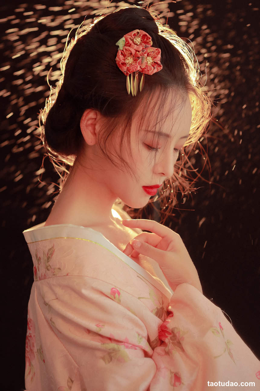 图片[2]-[YITUYU艺图语]2022.07.11 神明少女 秦朝歌[21+1P／229MB]-艺库
