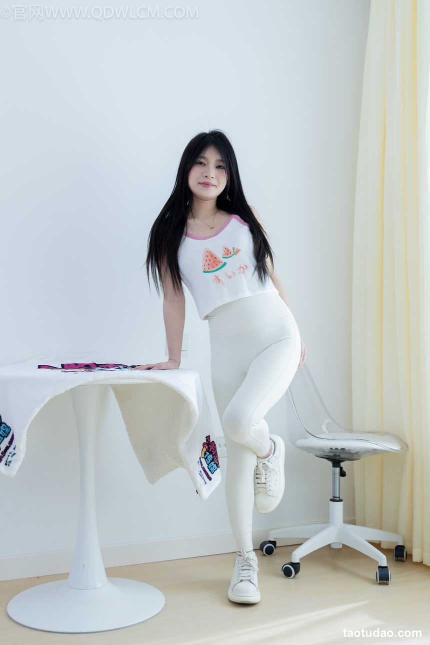 图片[4]-物恋传媒 NO.2276 闪闪-板鞋、白船袜（自然穿脏）、蓝船袜（自然穿脏）、裸足[182P-1V-4.88G]-艺库