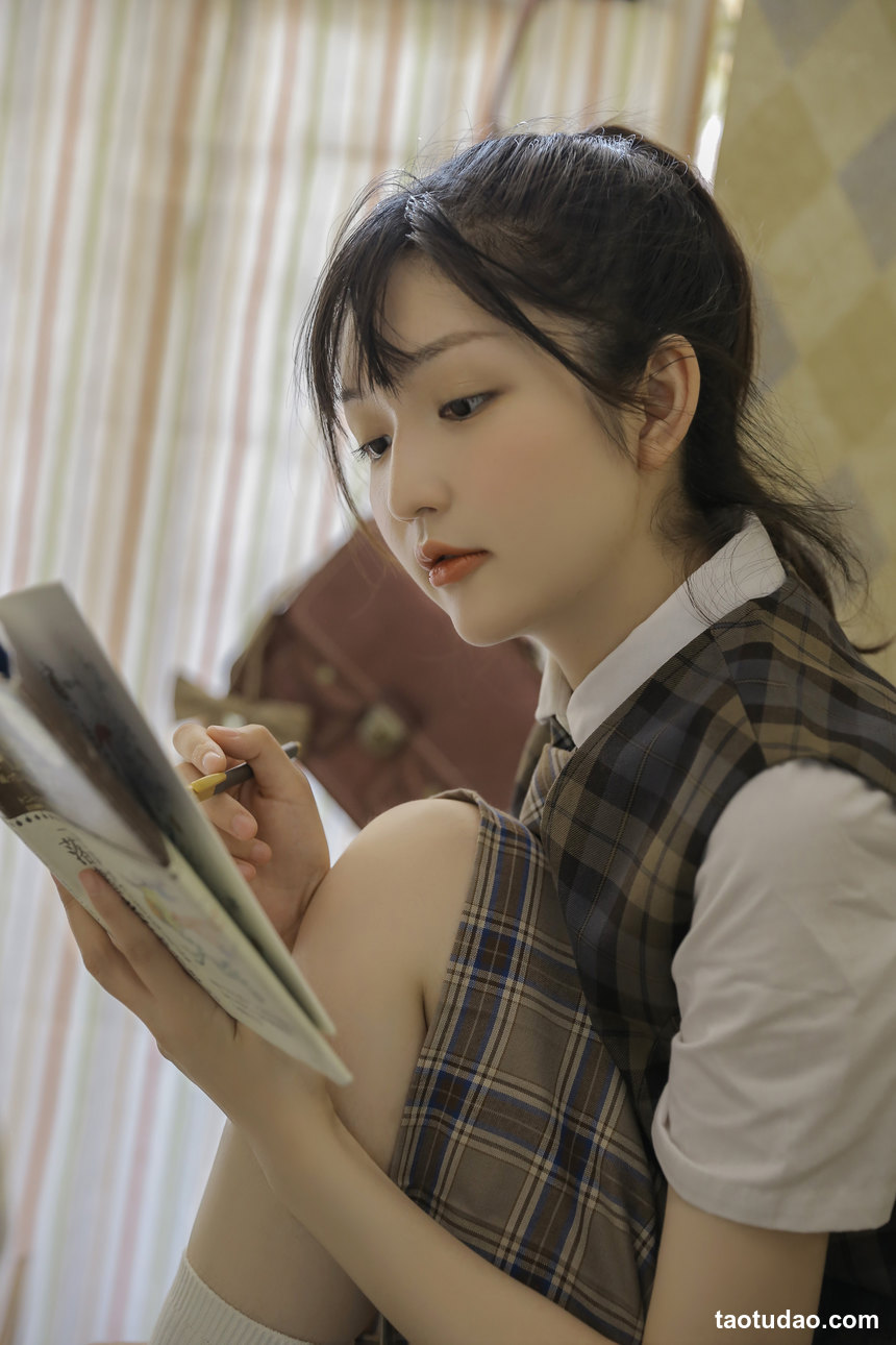 图片[4]-[YITUYU艺图语]2022.06.29 高校女生 金迪-Vivian[21+1P／105MB]-艺库