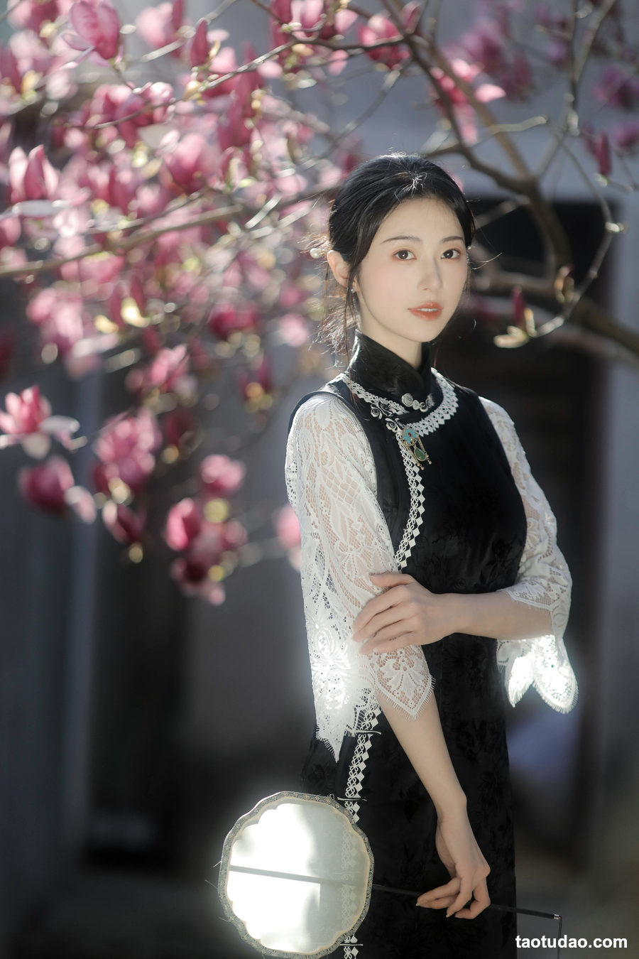 图片[2]-[YITUYU艺图语]2023.03.25 玉兰花 粉面姑娘[26+1P／261MB]-艺库