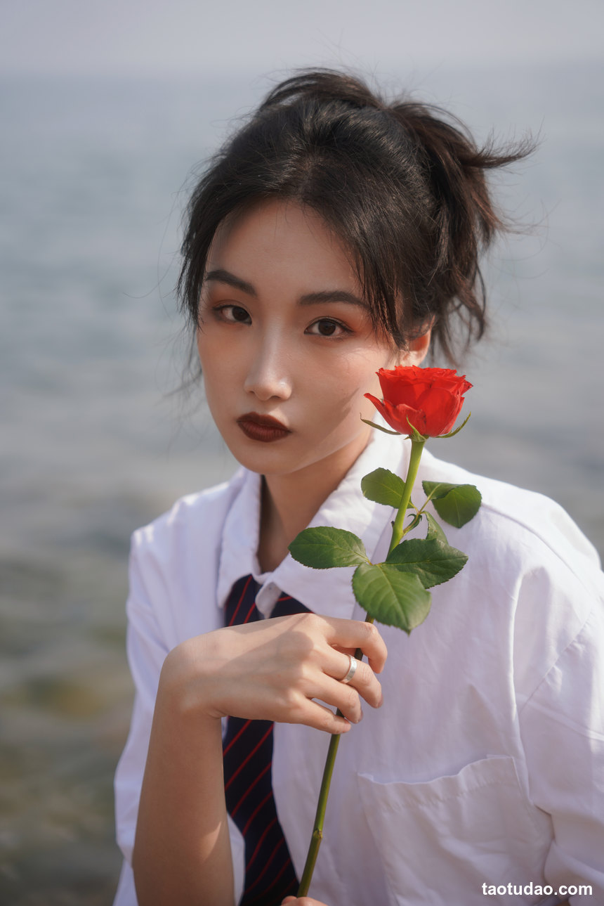 图片[4]-[YITUYU艺图语]2022.09.24 玫瑰的盛夏 馨馨[23+1P／350MB]-艺库