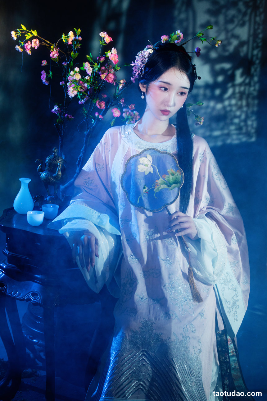 图片[2]-[YITUYU艺图语]2022.07.09 清平乐 君君[19+1P／267MB]-艺库