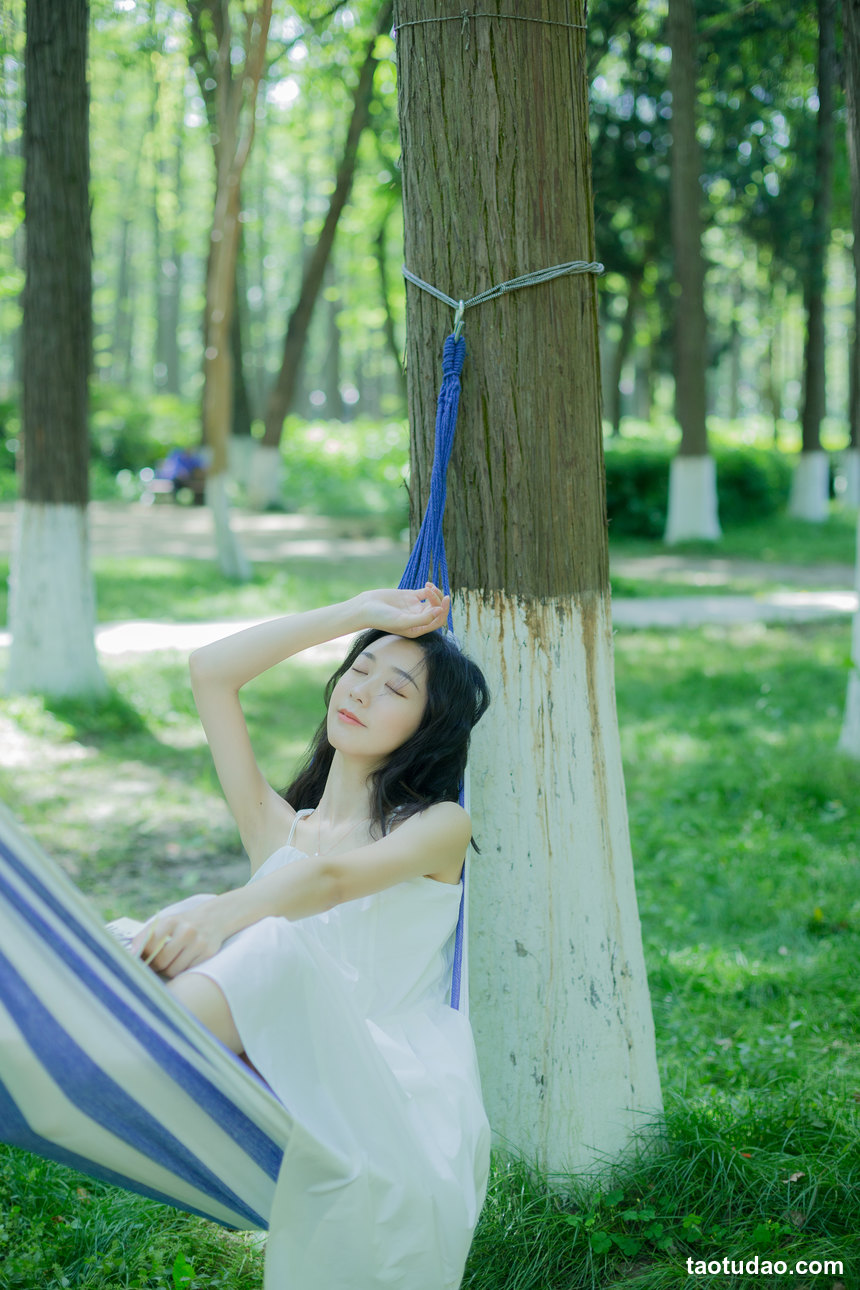 图片[2]-[YITUYU艺图语]2022.07.17 沉沦夏日 饲猫少女-[39+1P／363MB]-艺库