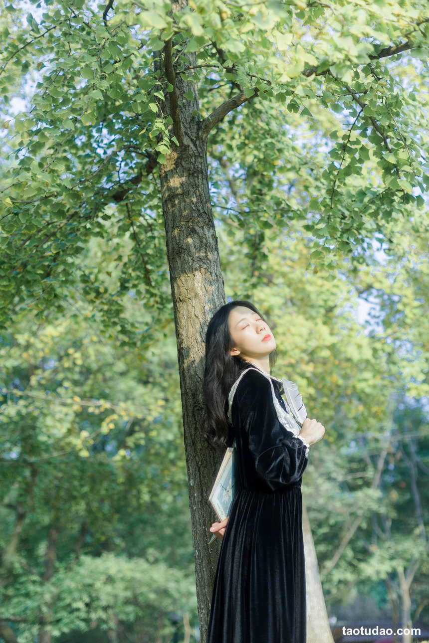 图片[2]-[YITUYU艺图语]2022.11.24 将在初秋寄出 饲猫少女-[38+1P／394MB]-艺库