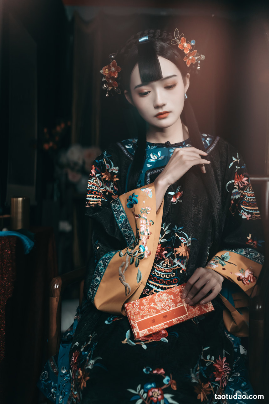 图片[2]-[YITUYU艺图语]2023.01.01 经年旧梦-清汉女 兔子Zzz不吃胡萝卜[41+1P／188MB]-艺库