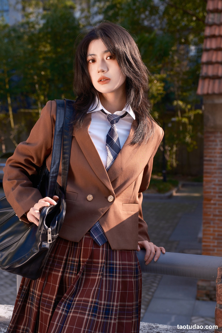 图片[2]-[YITUYU艺图语]2022.10.31 秋日计划 Elikaka[24+1P／393MB]-艺库