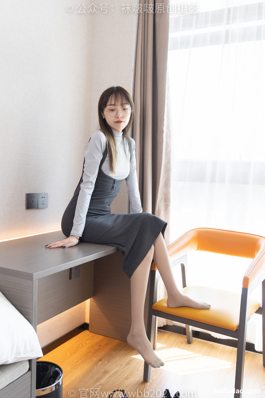 图片[4]-[BoBoSocks袜啵啵]NO.309 稚予-两双高跟鞋、灰丝、白丝、裸足、踩奶油蛋糕剧情[180P+2V／7.10GB]-艺库