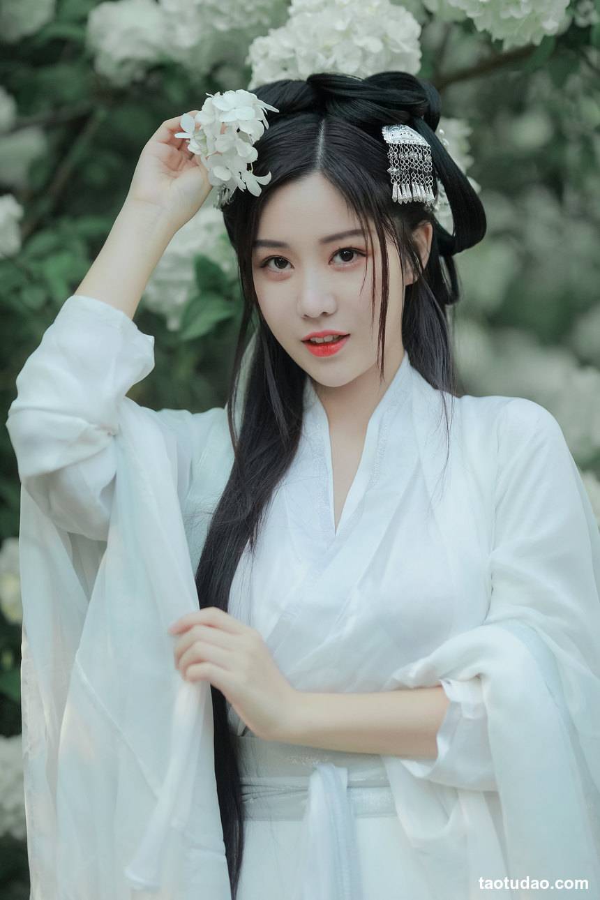 图片[2]-[YITUYU艺图语]2022.05.20 紫荆花开 若希icy[22+1P／424MB]-艺库