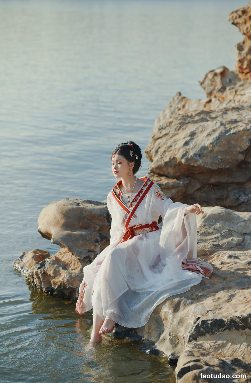 图片[4]-[YITUYU艺图语]2022.08.14 总有人间一两风 悦璃[23+1P／334MB]-艺库