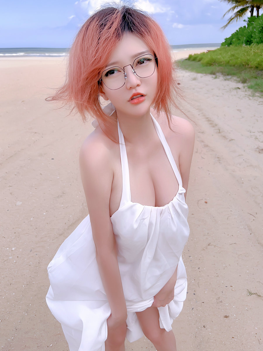 Coser小姐姐Potato Godzilla - Casual WhiteDressOnBeach NSFW / 8P-39MB / cos萌妹-绅士图