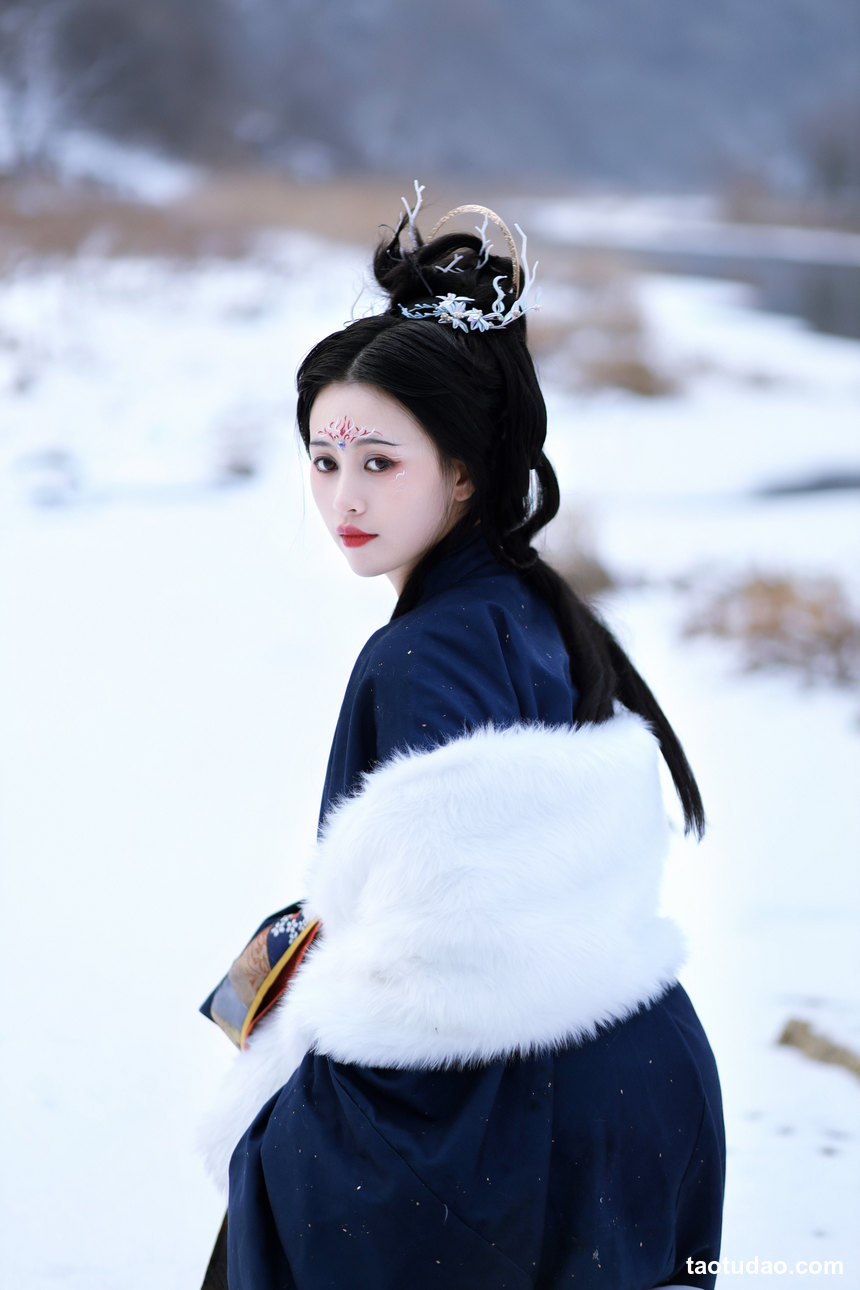 图片[2]-[YITUYU艺图语]2022.06.05 雪山山神 青霜鹅[21+1P／302MB]-艺库