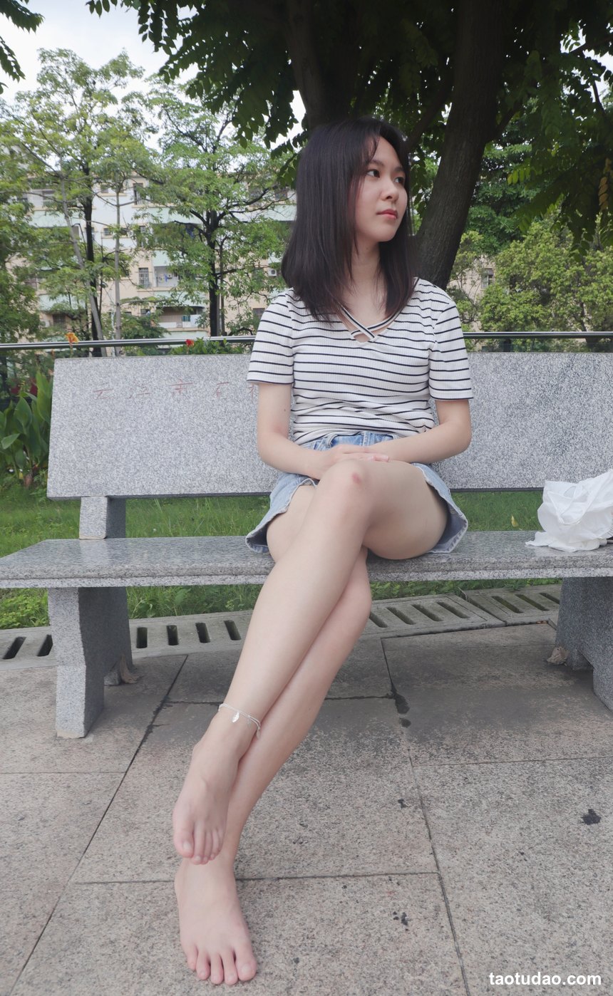 图片[2]-Pary摄影 NO.001 大美女慧婷公园展示美脚[153P／868MB]-艺库