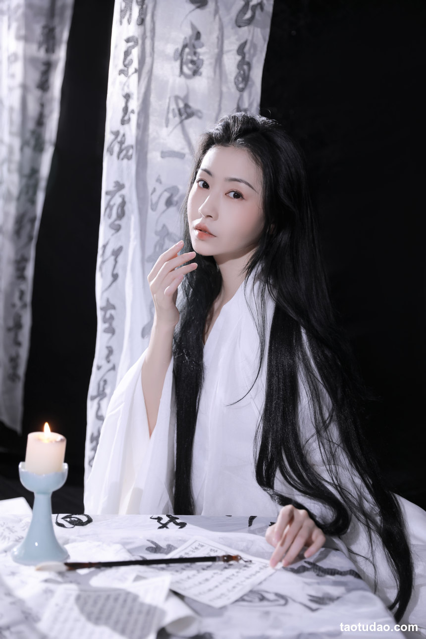 图片[2]-[YITUYU艺图语]2023.01.02 提笔写月 媛媛月舞[19+1P／181MB]-艺库