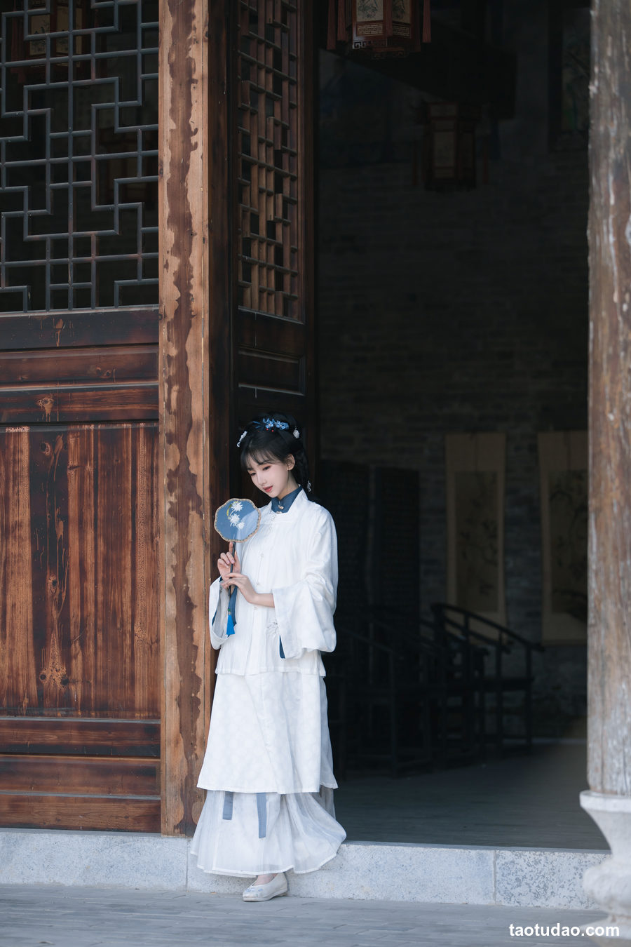 图片[3]-[YITUYU艺图语]2023.05.01 咏菊 五月兔[34+1P／565MB]-艺库