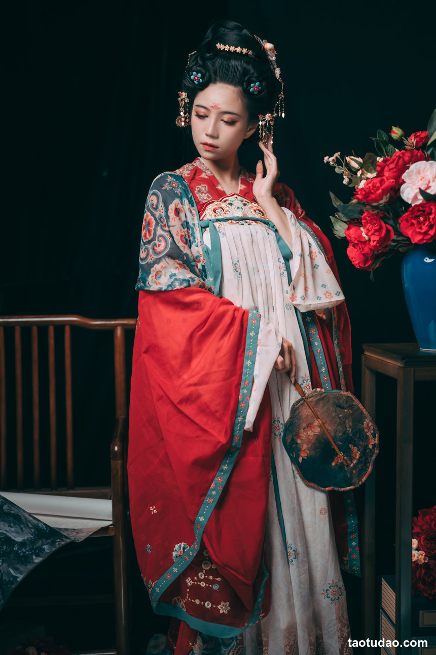 图片[2]-[YITUYU艺图语]2022.09.10 花想容颜 贰加六[22+1P／87.2MB]-艺库