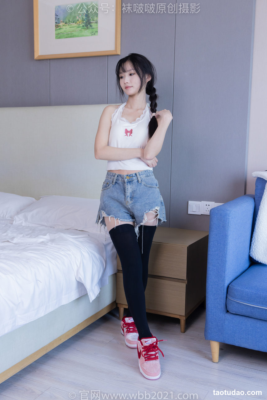 图片[4]-[BoBoSocks袜啵啵]NO.390 甜甜圈-板鞋、厚黑丝大腿袜、厚白丝大腿袜[148P+1V／6.19GB]-艺库