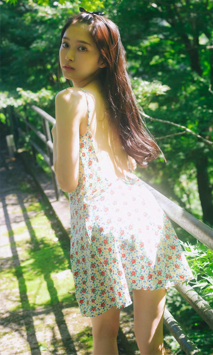 小山璃奈写真集「紅い花」-艺库