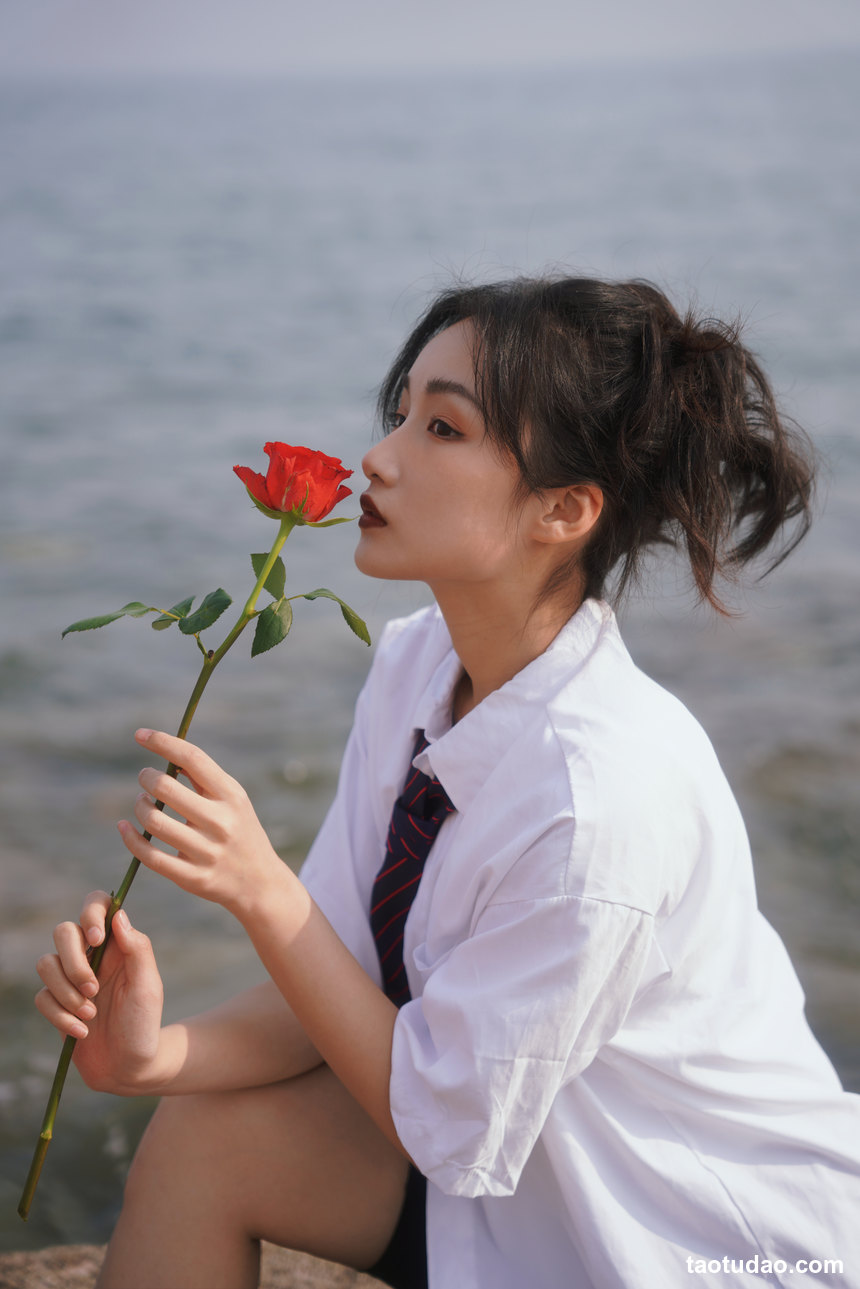 图片[2]-[YITUYU艺图语]2022.09.24 玫瑰的盛夏 馨馨[23+1P／350MB]-艺库