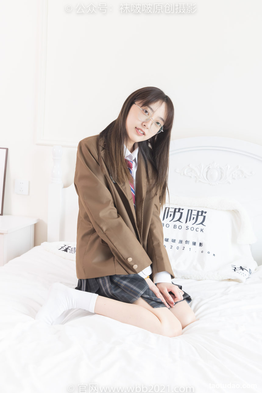 图片[2]-[BoBoSocks袜啵啵]NO.370 稚予-板鞋、白棉袜、灰色棉船袜[140P+1V／5.48GB]-艺库
