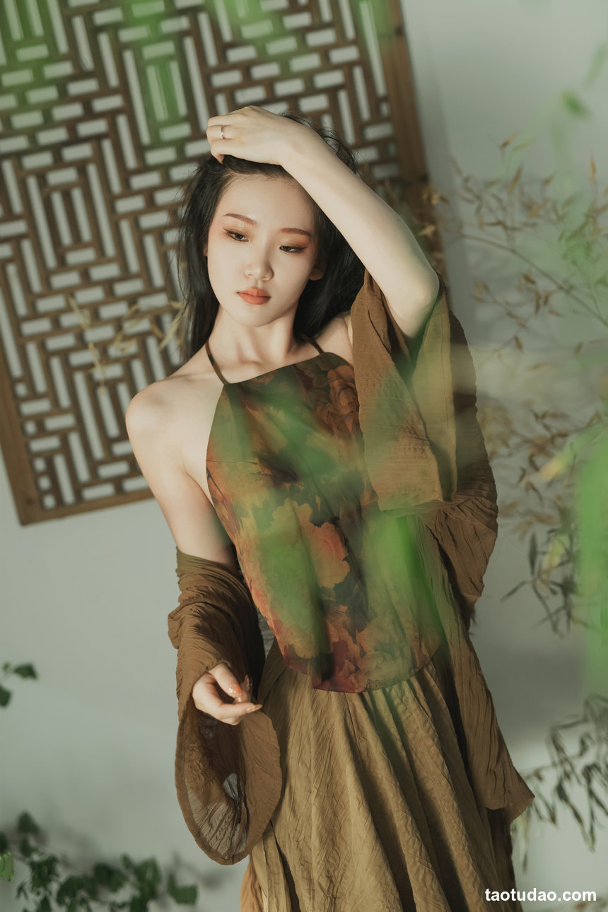 图片[4]-[YITUYU艺图语]2022.09.03 素衣 相望回首喵喵喵[34+1P／379MB]-艺库