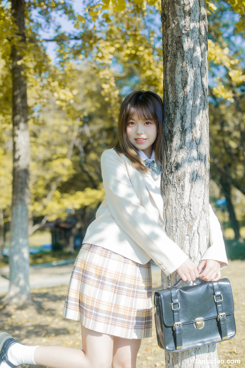 图片[3]-[YITUYU艺图语]2022.11.21 奶油味的秋 哈吉麻花[37+1P／355MB]-艺库