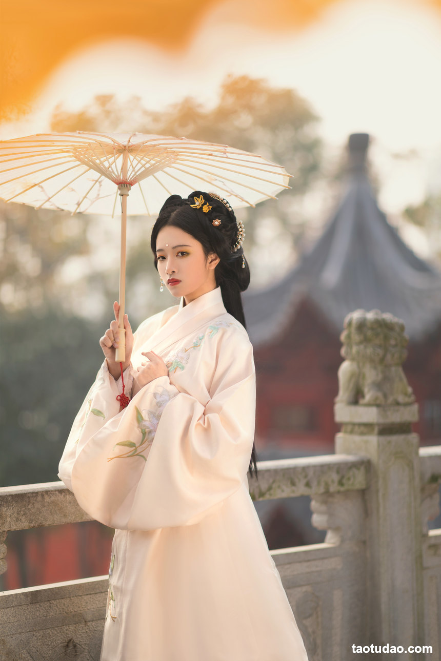 图片[4]-[YITUYU艺图语]2022.12.28 始觉秋风还 是蝶绪咩[19+1P／173MB]-艺库