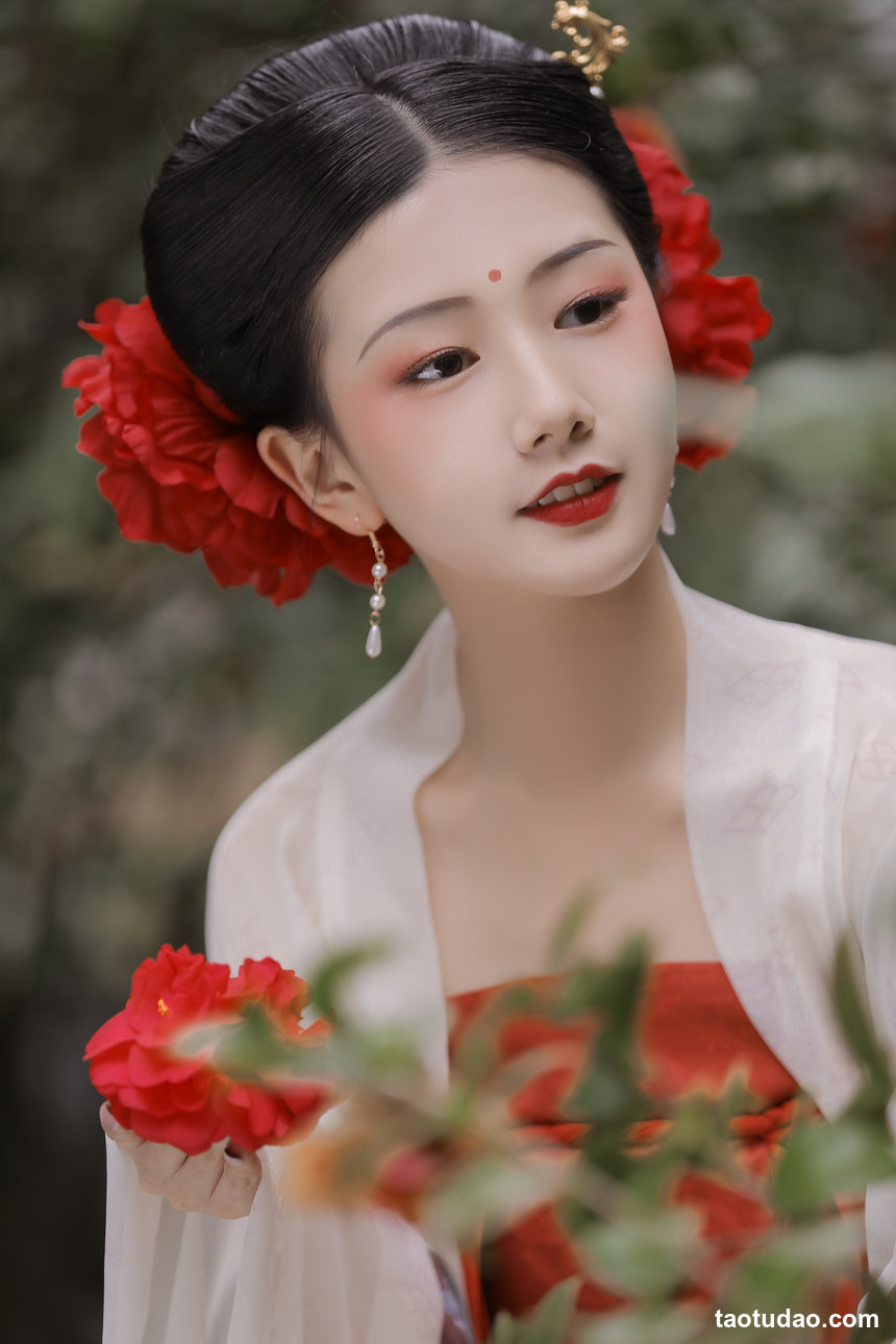 图片[2]-[YITUYU艺图语]2022.04.15 见山茶 好爱吃糯米_[21+1P／447MB]-艺库