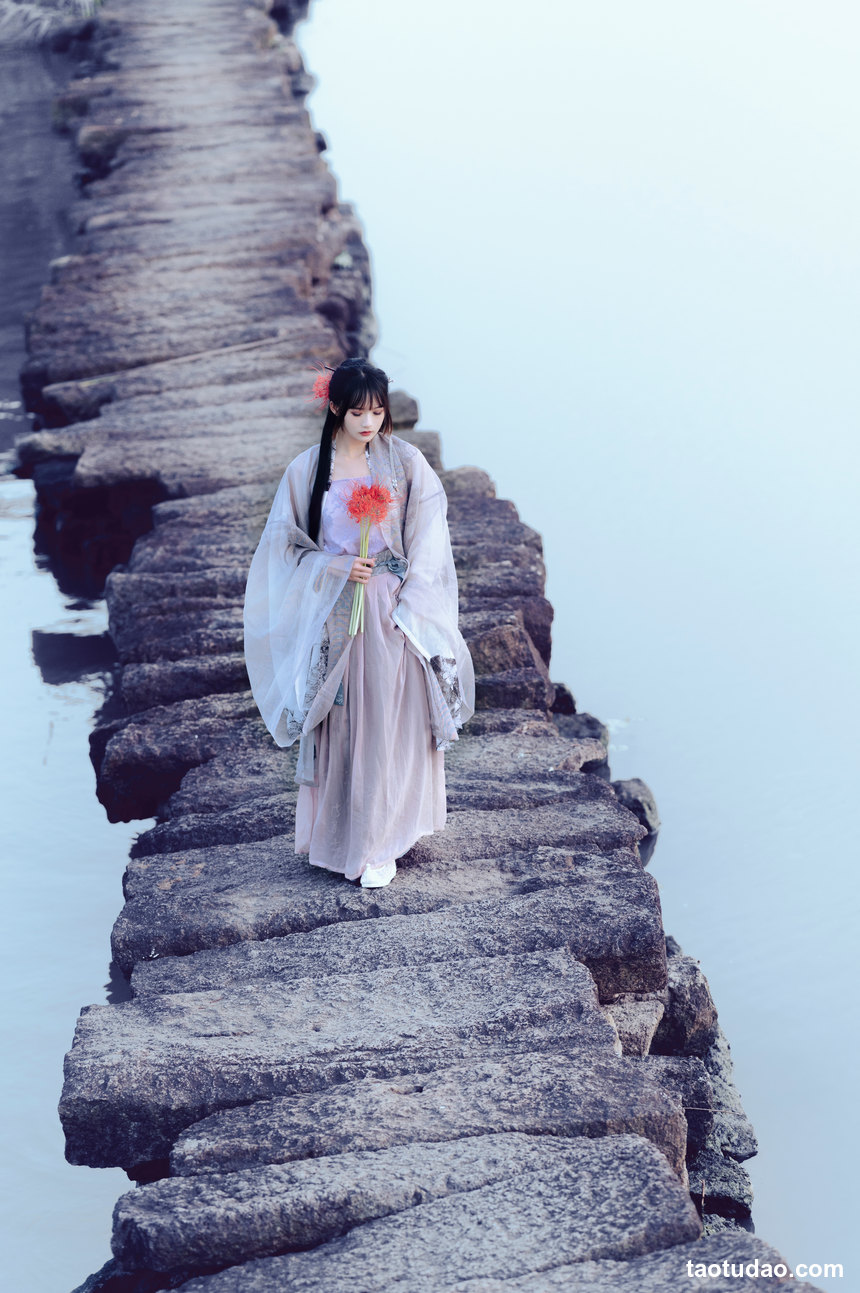 图片[4]-[YITUYU艺图语]2022.07.15 暮空照水 兔子Zzz不吃胡萝卜[31+1P／341MB]-艺库