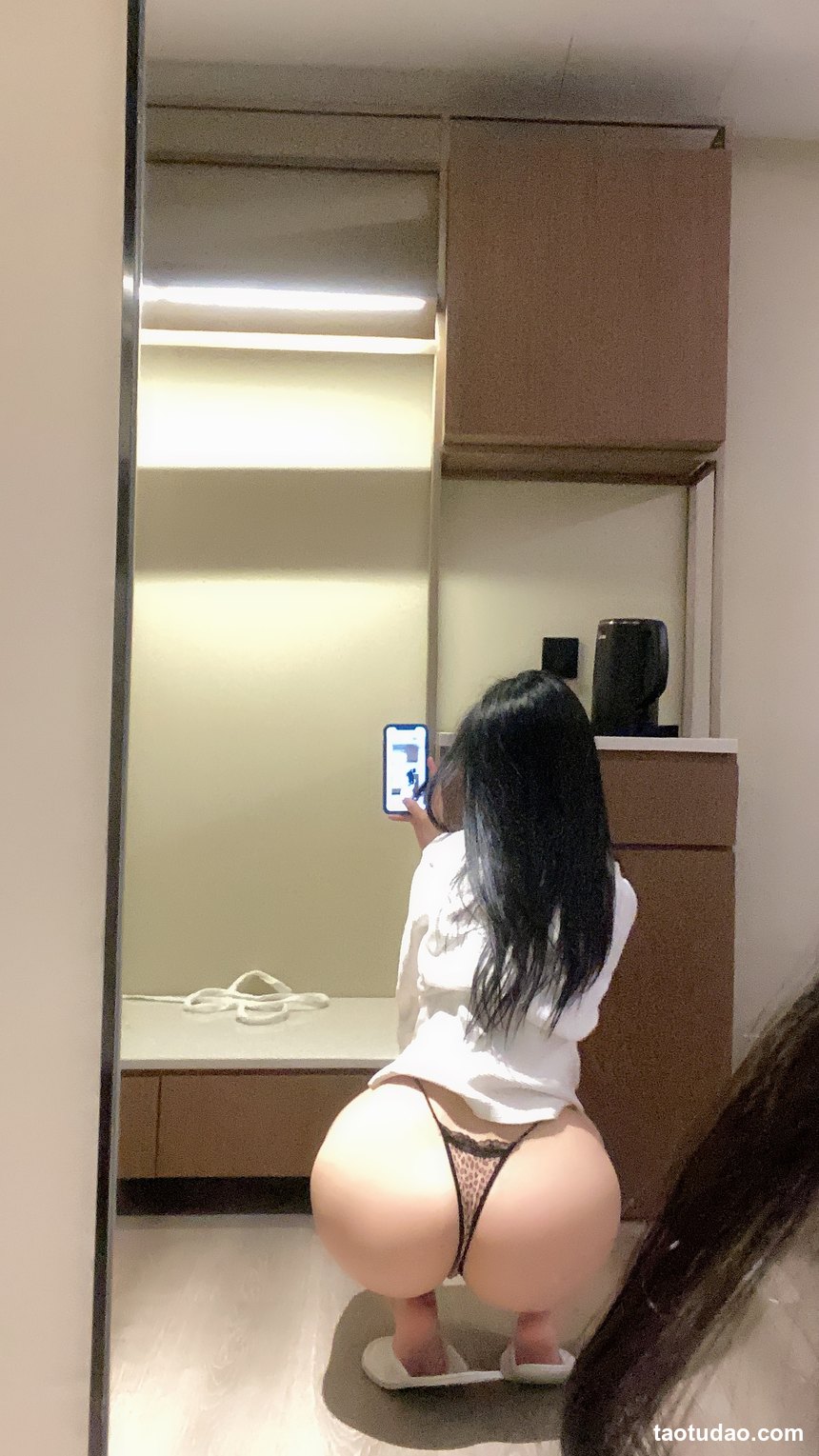 图片[2]-俏妞qiaoniuTT – 可以夹住牙刷 [10P+1V-65MB]-艺库